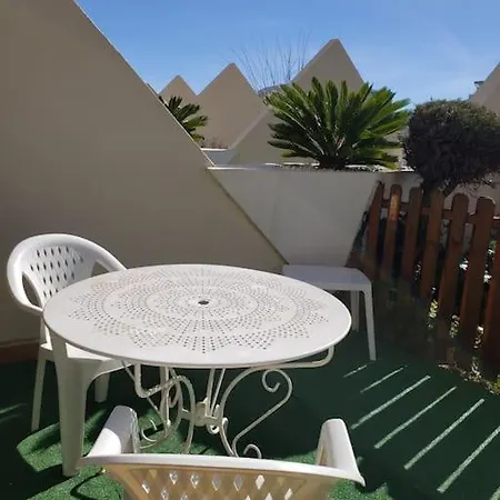 아파트 Heliopolis Ab Rez De Jardin Chez Palo
